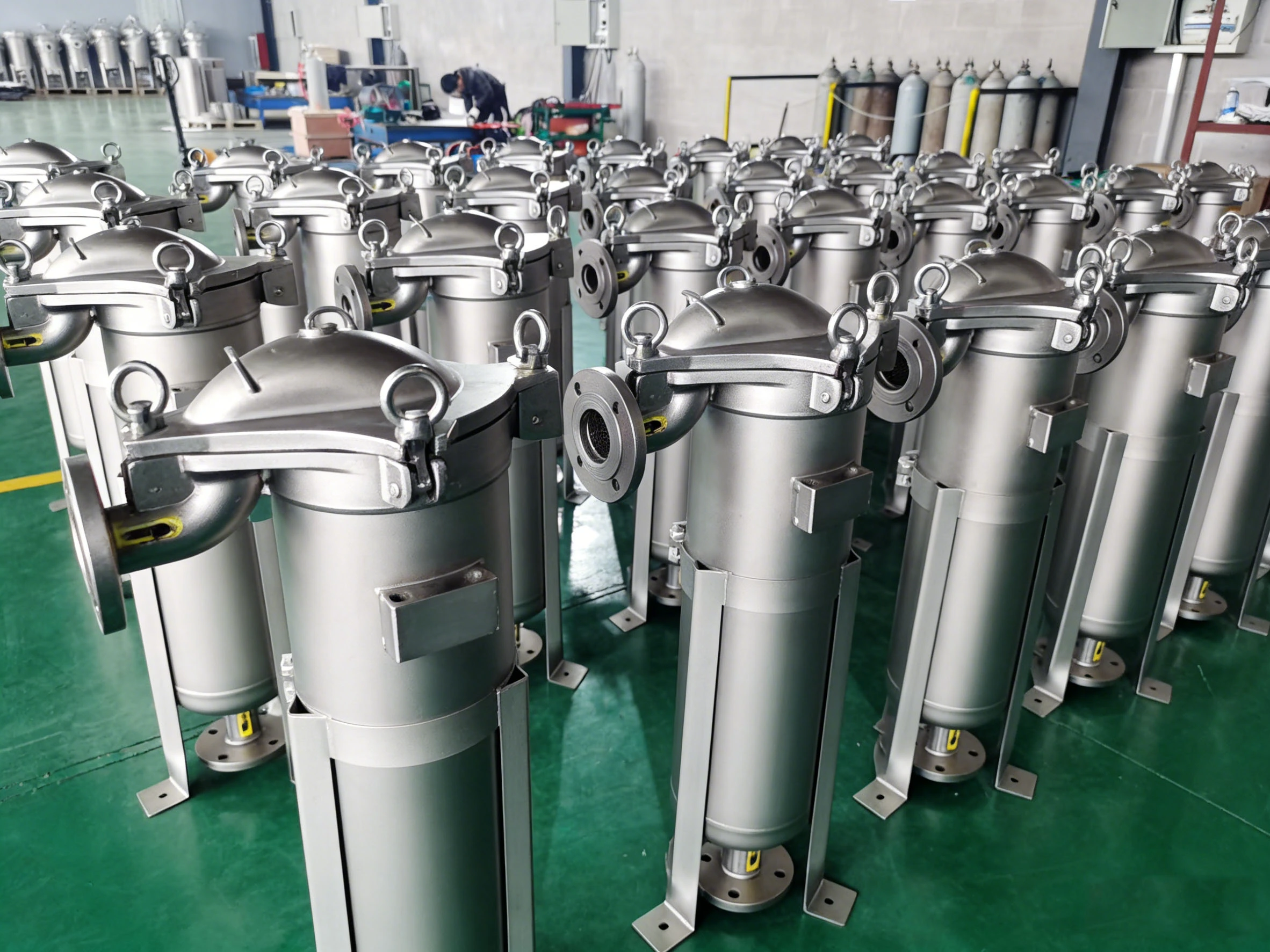 sintered filter element housing